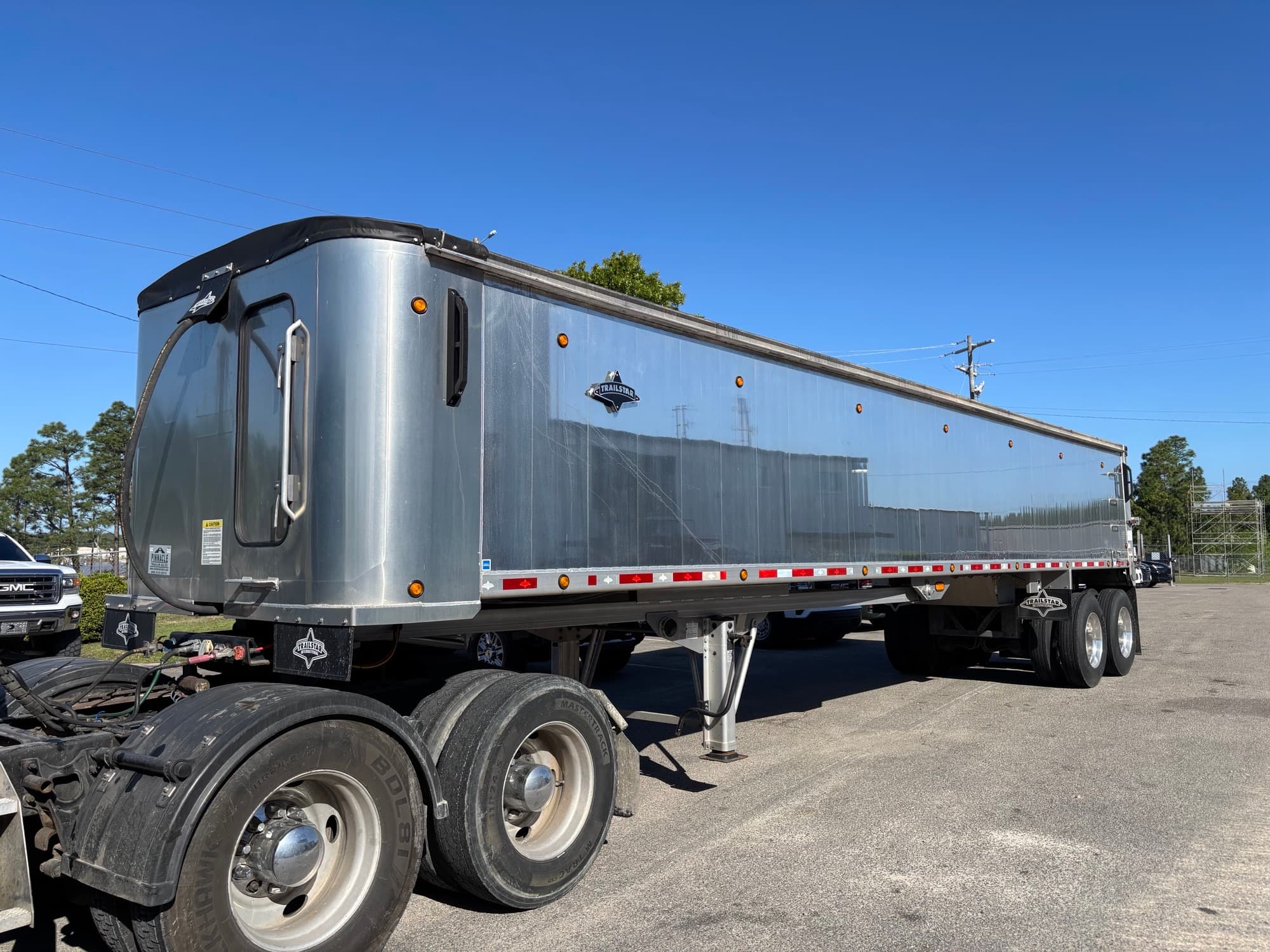 2025 Trailstar 39ft x 96in x 60in Frameless Smooth Side Dump Trailer