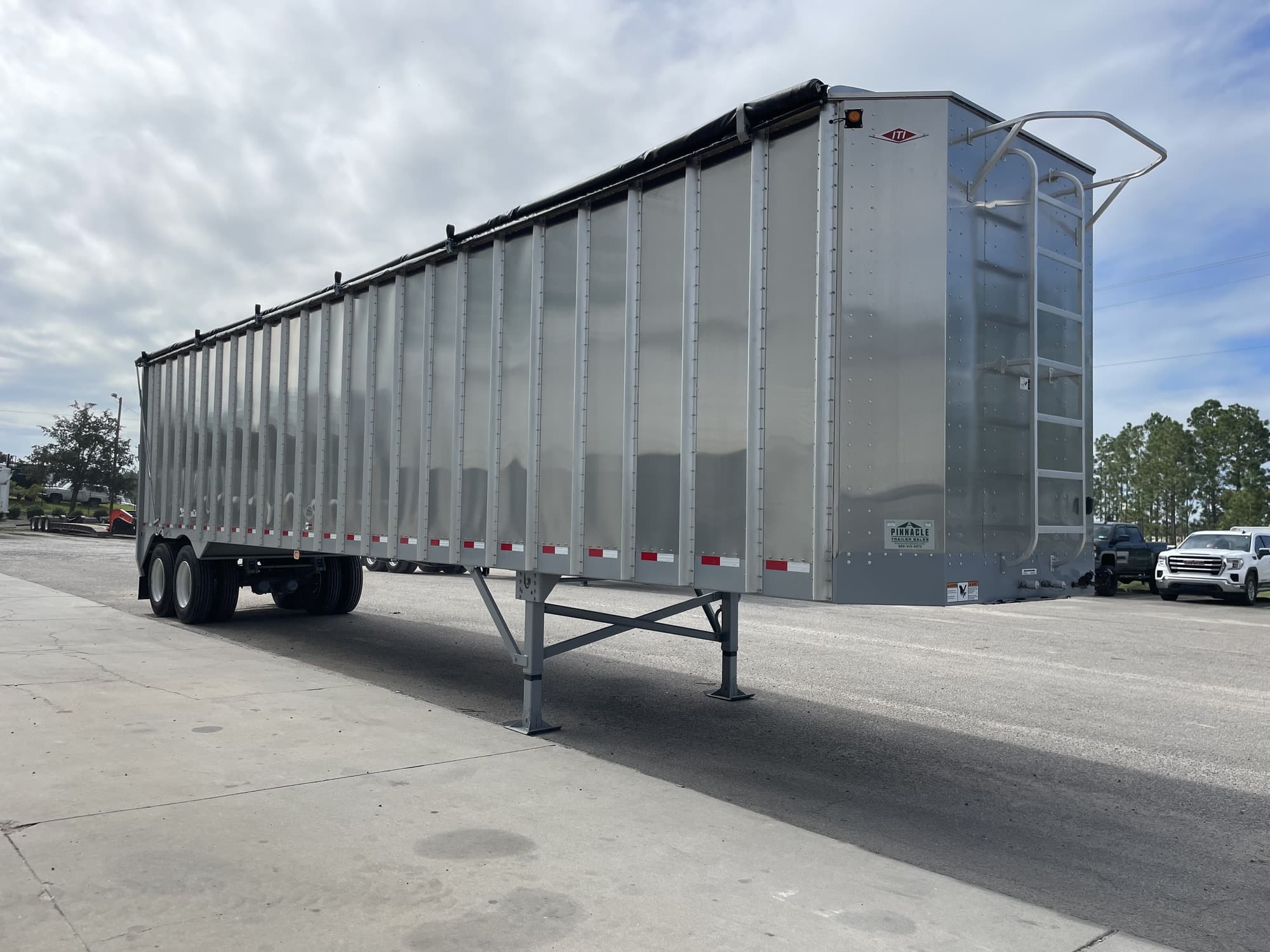 2026 ITI 45ft x 102in x 13ft6in Live Floor Chip Trailer